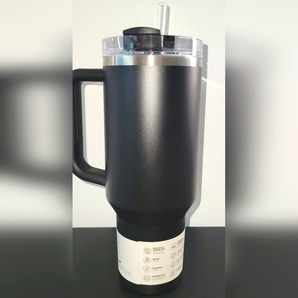 Stanley 40 oz Stainless Steel H2.0 FlowState Quencher Tumbler -Jet Black - Picture 2 of 3